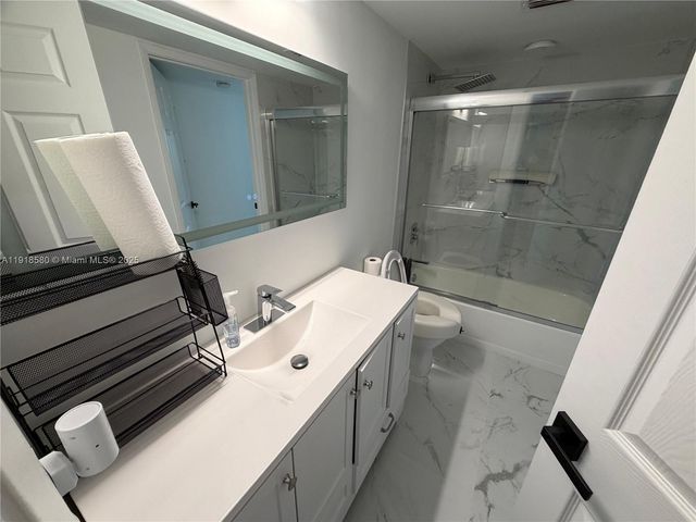 7290 Kinghurst Dr 306, Delray Beach, FL 33446