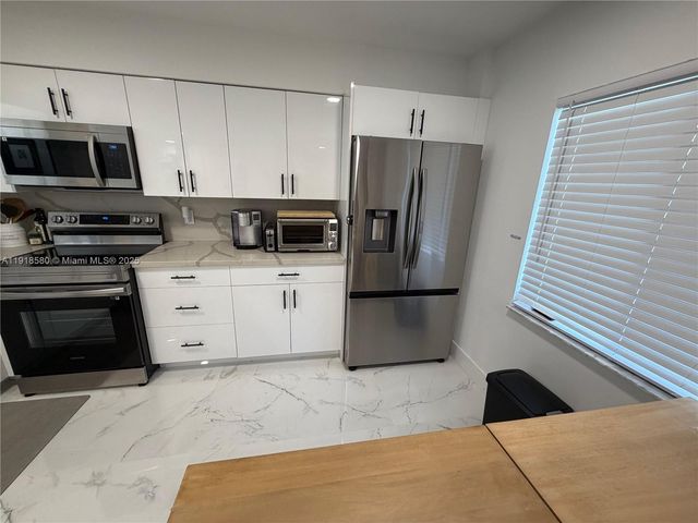 7290 Kinghurst Dr 306, Delray Beach, FL 33446