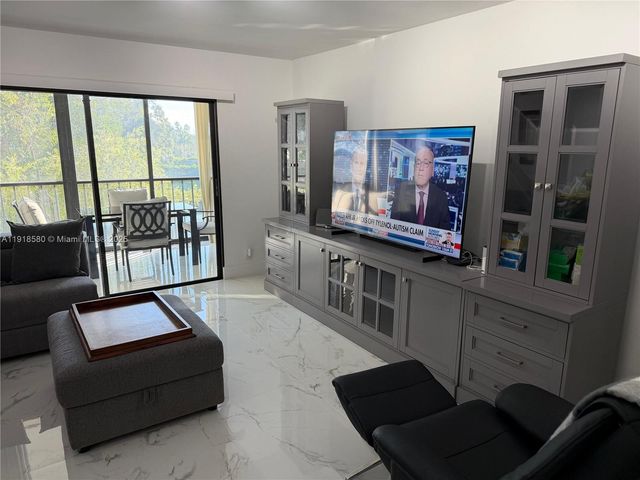 7290 Kinghurst Dr 306, Delray Beach, FL 33446