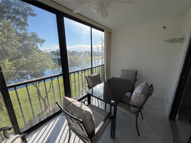 7290 Kinghurst Dr 306, Delray Beach, FL 33446