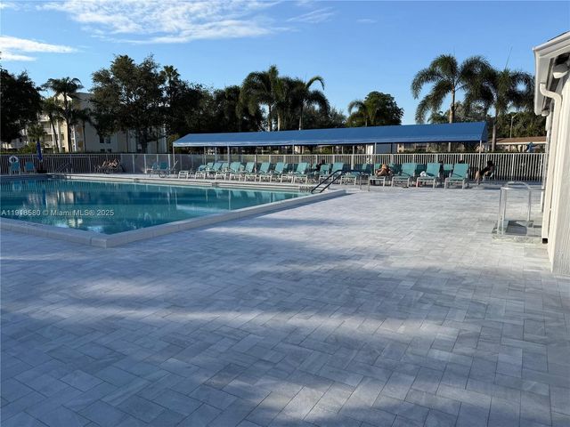 7290 Kinghurst Dr 306, Delray Beach, FL 33446