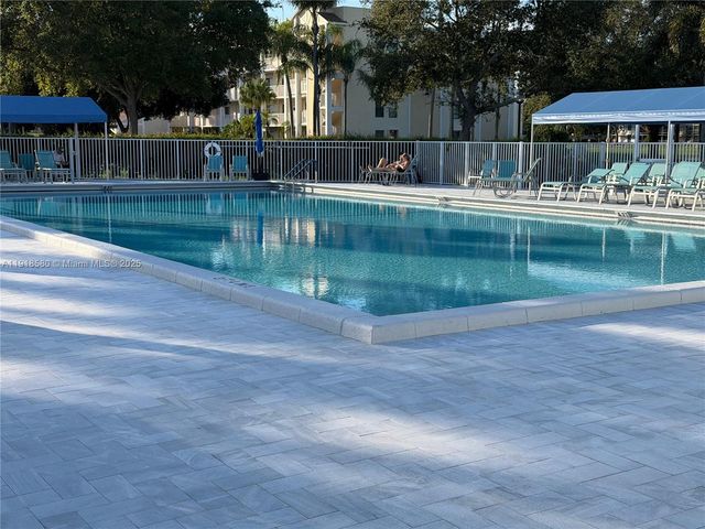 7290 Kinghurst Dr 306, Delray Beach, FL 33446