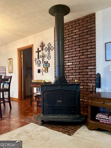 17 Chattahoochee Drive, Hogansville, GA 30230