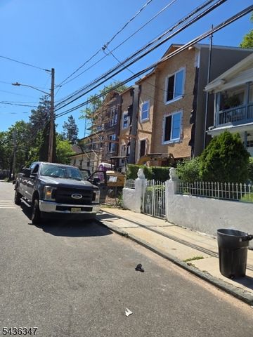 16 Cliff St, Newark City, NJ 07106