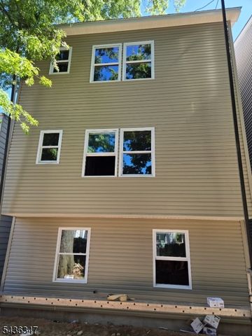 16 Cliff St, Newark City, NJ 07106