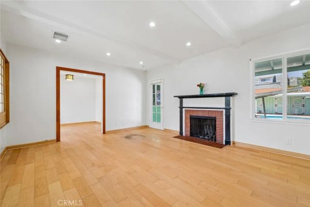 449 W Elm Avenue, Burbank, CA 91506