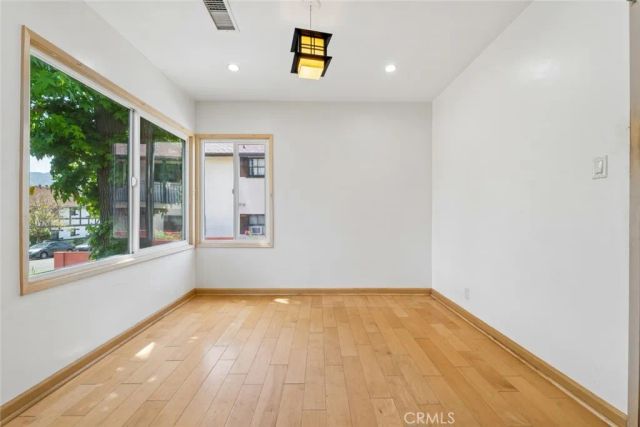 449 W Elm Avenue, Burbank, CA 91506