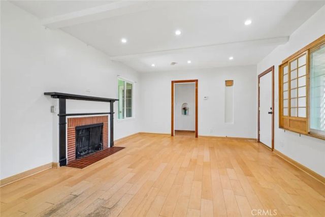 449 W Elm Avenue, Burbank, CA 91506