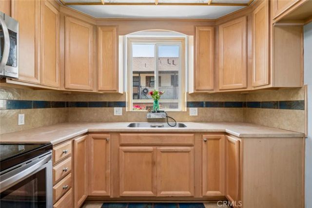 449 W Elm Avenue, Burbank, CA 91506