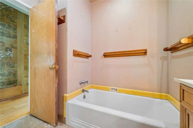 449 W Elm Avenue, Burbank, CA 91506