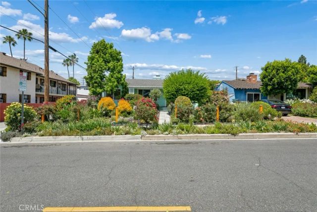 449 W Elm Avenue, Burbank, CA 91506