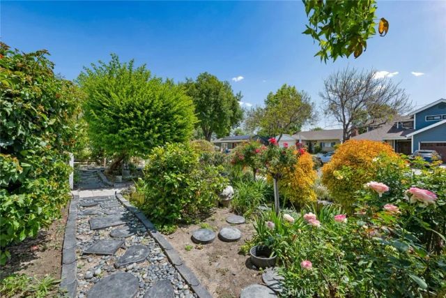 449 W Elm Avenue, Burbank, CA 91506