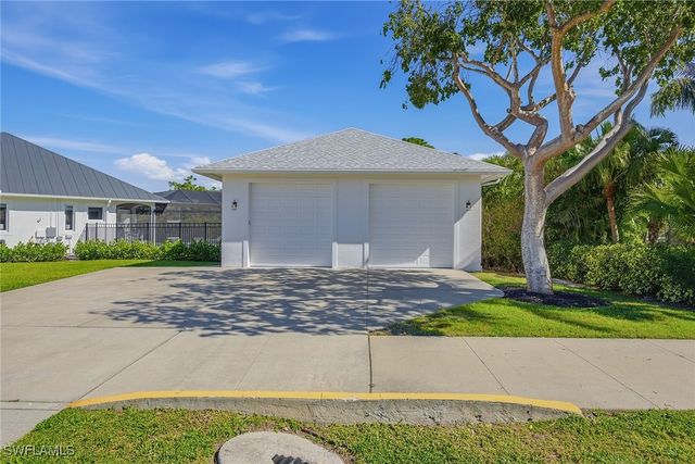 535 Inlet DR, Marco Island, FL 34145