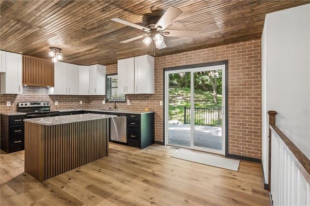6708 N Broadway Street, Kansas City, MO 64118