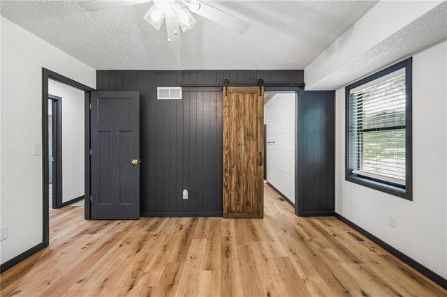 6708 N Broadway Street, Kansas City, MO 64118