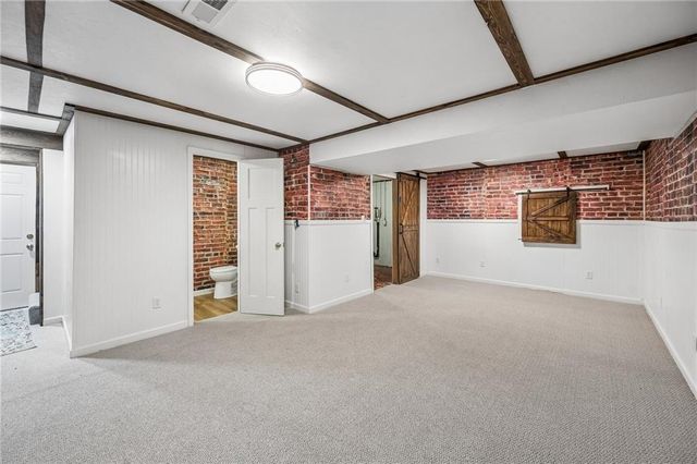 6708 N Broadway Street, Kansas City, MO 64118