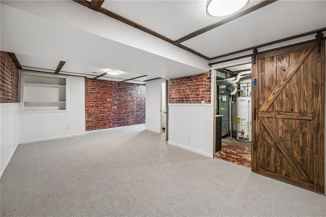 6708 N Broadway Street, Kansas City, MO 64118
