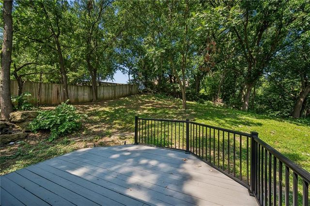 6708 N Broadway Street, Kansas City, MO 64118