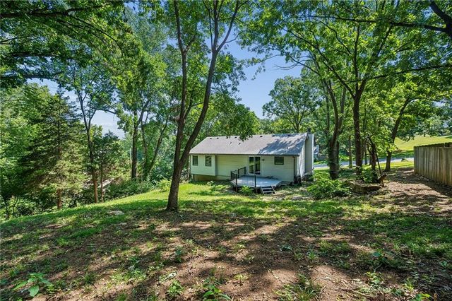 6708 N Broadway Street, Kansas City, MO 64118