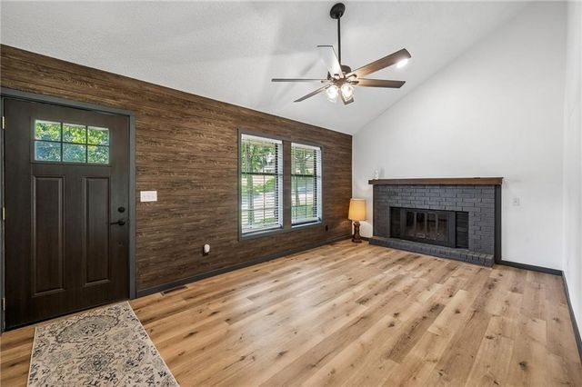 6708 N Broadway Street, Kansas City, MO 64118