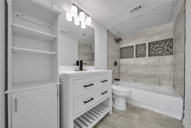 3901 Glengate Drive, Arlington, TX 76016