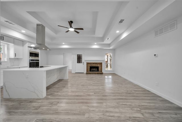 3901 Glengate Drive, Arlington, TX 76016