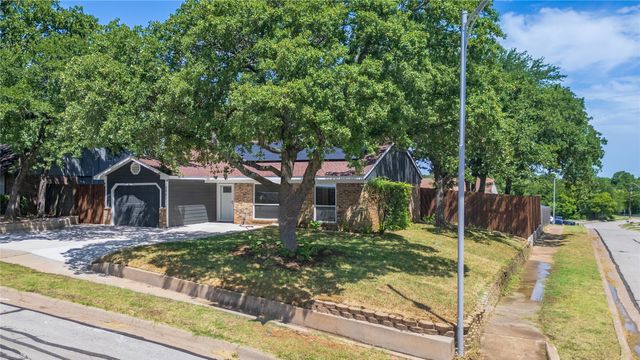 3901 Glengate Drive, Arlington, TX 76016