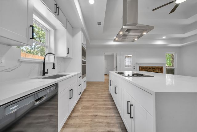 3901 Glengate Drive, Arlington, TX 76016