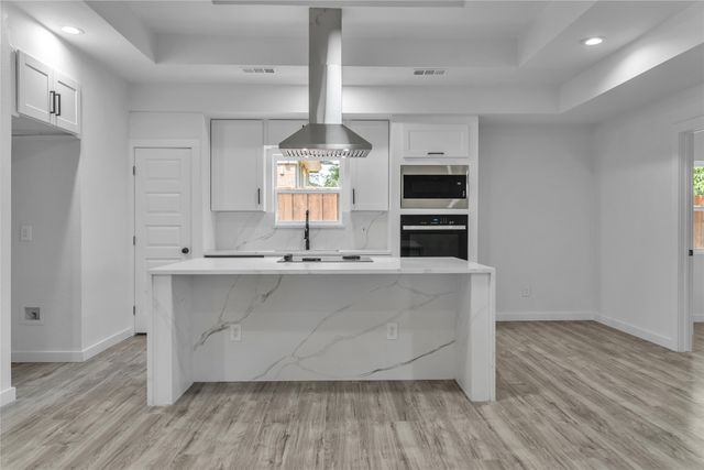 3901 Glengate Drive, Arlington, TX 76016