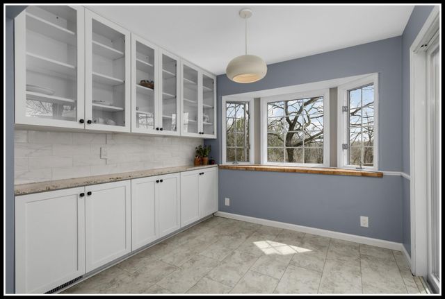 15125 Glen Oak Street, Minnetonka, MN 55345