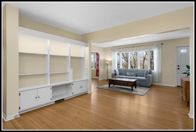 15125 Glen Oak Street, Minnetonka, MN 55345