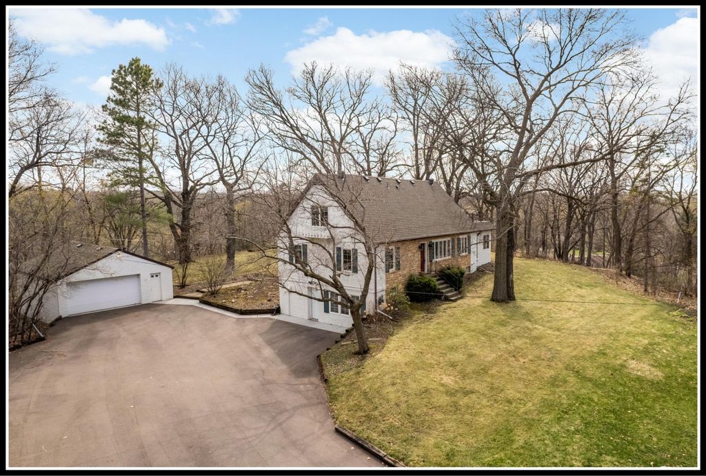 15125 Glen Oak Street, Minnetonka, MN 55345