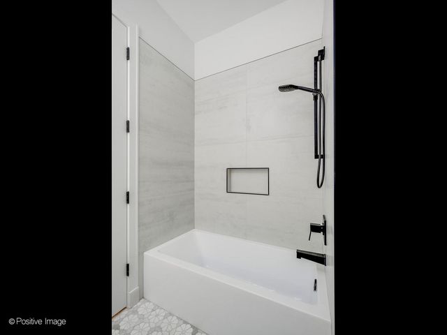 867 N Marshfield Avenue 2, Chicago, IL 60622