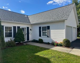 222 Eastview Circle, Williston, VT 05495
