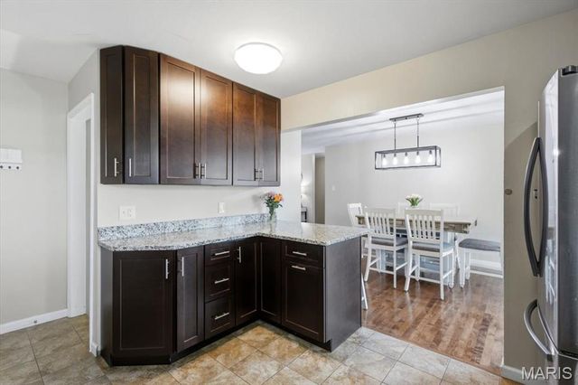 2515 Pioneer Drive, St Louis, MO 63129