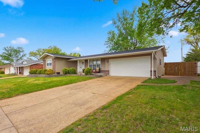 2515 Pioneer Drive, St Louis, MO 63129