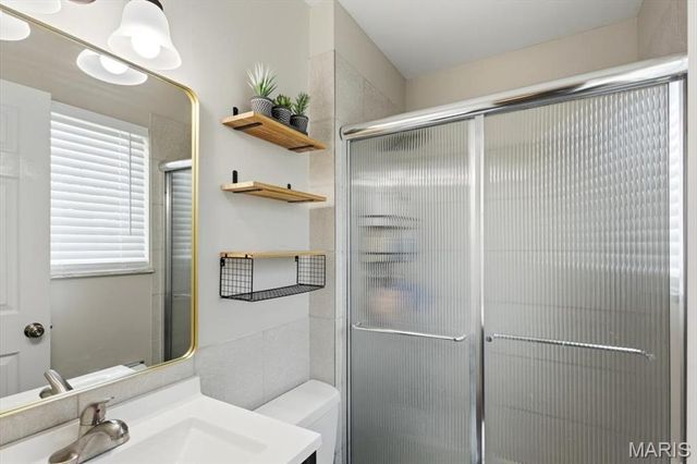 2515 Pioneer Drive, St Louis, MO 63129