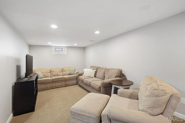 2515 Pioneer Drive, St Louis, MO 63129