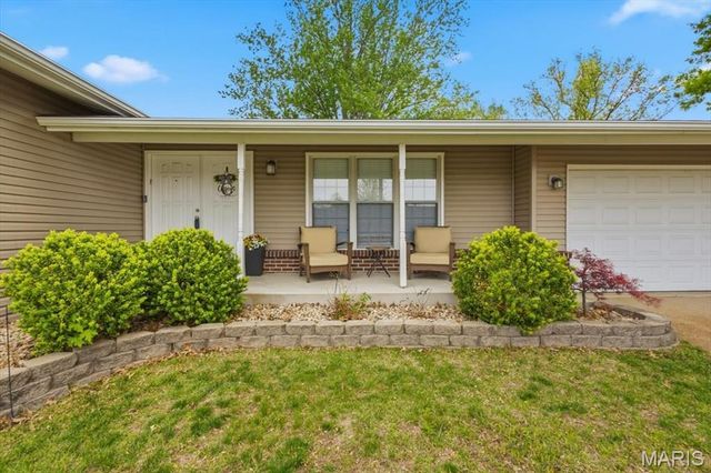 2515 Pioneer Drive, St Louis, MO 63129