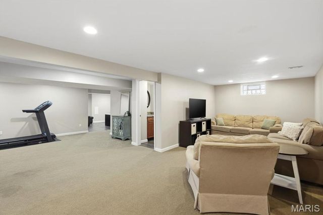 2515 Pioneer Drive, St Louis, MO 63129