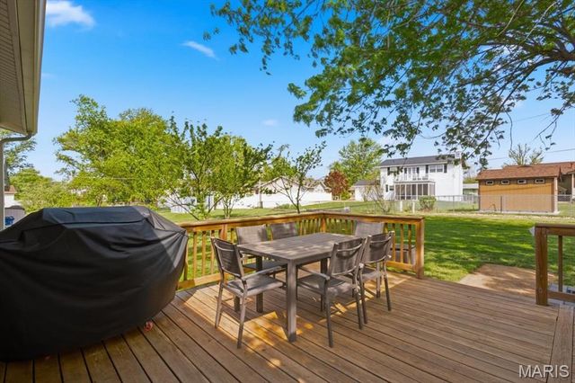 2515 Pioneer Drive, St Louis, MO 63129
