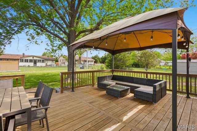 2515 Pioneer Drive, St Louis, MO 63129