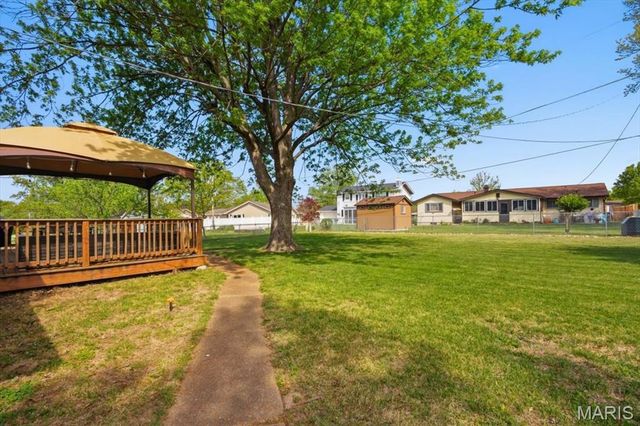 2515 Pioneer Drive, St Louis, MO 63129