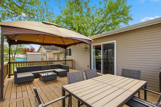 2515 Pioneer Drive, St Louis, MO 63129