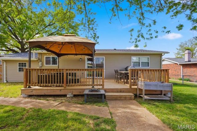 2515 Pioneer Drive, St Louis, MO 63129