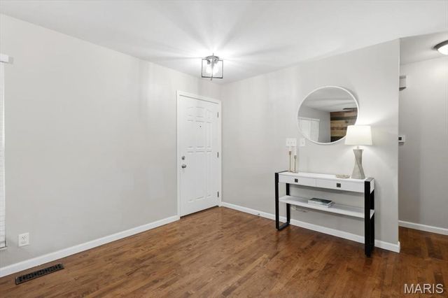 2515 Pioneer Drive, St Louis, MO 63129