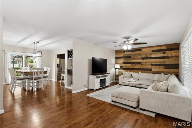 2515 Pioneer Drive, St Louis, MO 63129