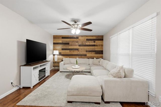2515 Pioneer Drive, St Louis, MO 63129