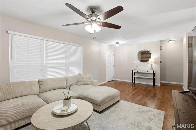 2515 Pioneer Drive, St Louis, MO 63129