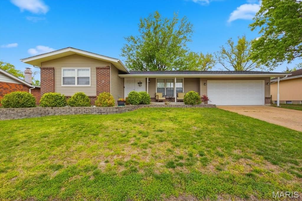 2515 Pioneer Drive, St Louis, MO 63129
